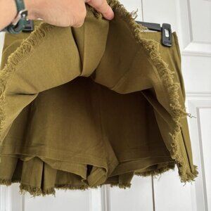 Pleated Mini Skort Junior's Size M and L Ultra Flirt Green Demin Strech Raw Edge